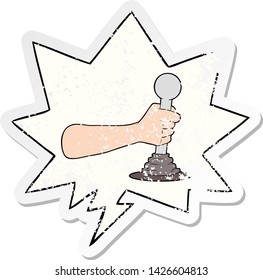 Cartoon-Hand-Zughebel mit Sprachblase bedrückt alten Aufkleber