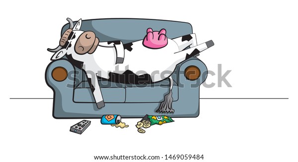 リモコンでソファで冷やす怠惰な牛のキャラクターが 飲み物を飲み 床の上のパケットを切り刻む様子を描いた漫画のイラスト のベクター画像素材 ロイヤリティフリー