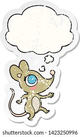 ratón de dibujos animados con burbuja de pensamiento como pegatina gastada angustiada