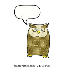 búho de dibujos animados con burbuja de discursos
