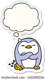 pingüino de dibujos animados tocando el pie con burbuja de pensamiento como pegatina impresa