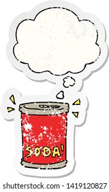 caricatura soda lata con burbuja de pensamiento como pegatina gastada angustiada