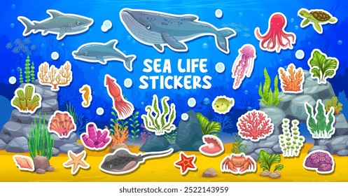 Desenhos animados paisagem submarina, animais adesivos com peixes, ícones vetoriais. Engraçados personagens de desenhos animados submarinos e submarinos adesivos de golfinho e polvo com águas-vivas e tubarão com baleia