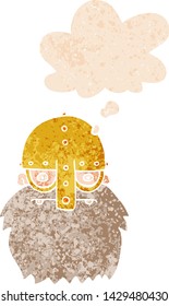 caricatura viking face con burbuja de pensamiento en grunge angustiado estilo retro texturado