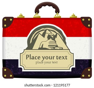 case with the Egyptian flag, the pyramids and the sphinx