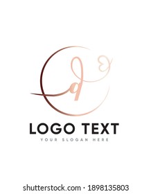 A casual, elegant touch and a chic handwritten letter type Q logo template, Vector logo for business and company identity 