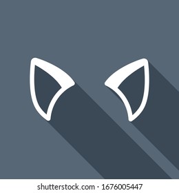 Osos gatos, simple señal. Icono plano blanco con una sombra larga sobre fondo azul