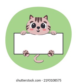 Katze, die einen weißen Banner hält. Hell gezeichnete Vektorgrafik mit grünem Hintergrund. Bearbeitbare Kartenvorlage.