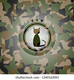 cat icon inside camouflage texture