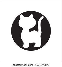 Icono vector de gato. Símbolo de silueta de gato. Signo de estilo lineal para concepto móvil y diseño web. Ilustración del logotipo de los animales domésticos. vectorial 