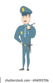 Guarda de segurança caucasiana falando no rádio walkie-talkie. Jovem segurança segurando rádio walkie-talkie. Segurança usando um rádio. Ilustração de desenho animado de vetor isolado no fundo branco
