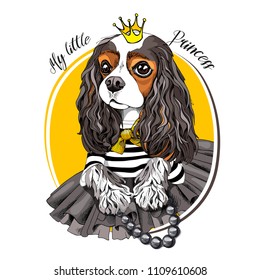 Cavalier Rey Carlos Spaniel Perro en un cardigan a rayas, en una falda negra de tutu y con una corona de princesa de oro. Citando a mi pequeña princesa. Ilustración vectorial.