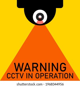 Cctv en el signo de advertencia de operación. Vigilancia de cámaras de seguridad en video redondo. Clíparte vectorial y dibujo. Silueta negra de fondo amarillo. 
