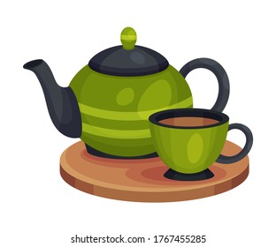 Keramik-Teekanne und -Cup mit heißem Getränk auf Holzplatten Vektorgrafik