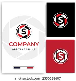 
Ciertamente, aquí hay una descripción del logo de un estudio de fotografía:

"Presentamos un exquisito logo que resume la esencia de un estudio de fotografía profesional. Este logotipo combina a la perfección el arte