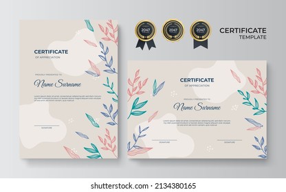 Plantilla de borde de certificado de logro y apreciación con placa dorada y patrón floral moderno texturado. Para las necesidades de premios, negocios y educación. Ilustración vectorial, estilo boho