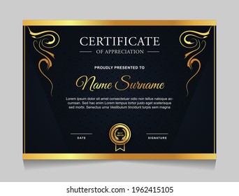 Modelos de diseño de borde de certificados de rendimiento con elementos de insignias de oro de lujo y patrones de línea modernos. diseño de impresión gráfica vectorial que se puede utilizar Para premios, valoraciones, educación