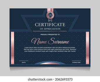 Modelos de diseño de borde de certificado de logro con elementos de insignias de oro de lujo y patrones de línea modernos. diseño de impresión gráfica vectorial que se puede utilizar Para premios, valoraciones, educación