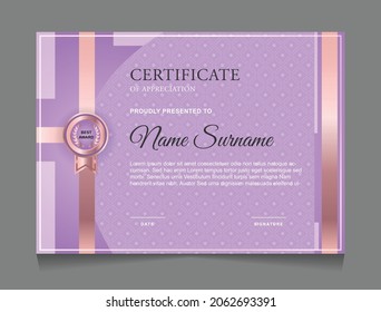 Modelos de diseño de borde de certificado de logro con elementos de insignias de oro de lujo y patrones de línea modernos. diseño de impresión gráfica vectorial que se puede utilizar Para premios, valoraciones, educación