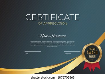 Conjunto de plantillas de certificado de logro Fondo con placa dorada y borde. Diseño de diploma en blanco. Ilustración vectorial

