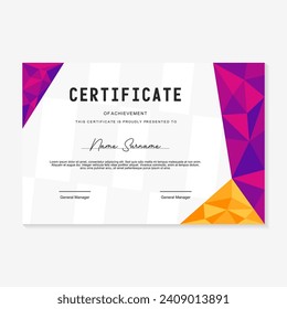 plantilla de diseño de certificado con fondo morado y dorado