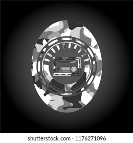 certificate icon inside grey camo emblem
