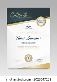 La plantilla de certificado otorga diploma de fondo de diseño moderno diseño simple elegante y lujoso elegante. disposición vertical en tamaño A4 con color azul dorado