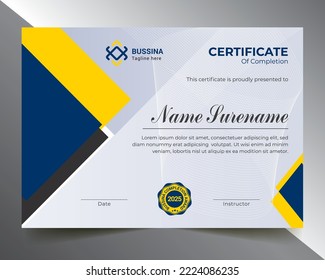 Plantilla de certificado con elemento de diseño azul y negro, fondo blanco para uso multipropósito.