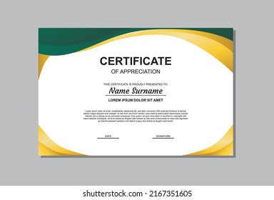 diseño de plantilla de certificado en colores dorados y verdes.