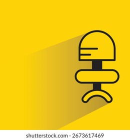 Icono de la silla con la sombra sobre fondo amarillo