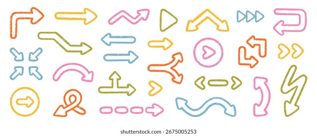 Conjunto de rabiscos de setas de lápis de giz. Ponteiros de direção de rabisco infantil a carvão vegetal no estilo de esboço. Crayon e textura Grunge. Ilustração de vetor desenhada à mão isolada no plano de fundo branco