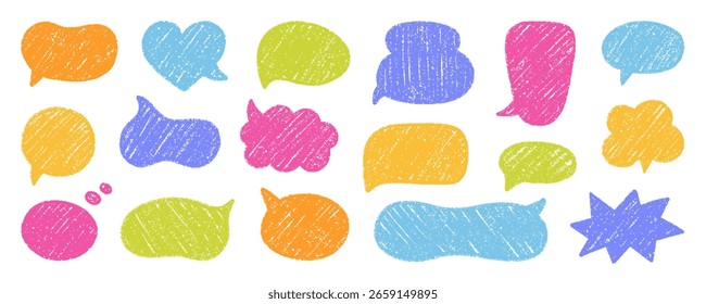 Conjunto de doodle de burbujas de discurso de lápiz de tiza. Marco de comunicación de crayón, globo de conversación cómica en estilo de boceto, textura Grunge. Ilustración vectorial dibujada a mano aislada sobre fondo blanco
