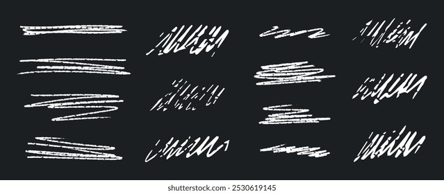 Sublinhados em giz e conjunto de linhas de traçado. Linhas de lápis desenhadas à mão de giz de cera. Linhas horizontais retas a lápis. Vetor de rabisco traça o vetor no plano de fundo preto