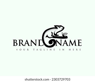 revisión de arte dibujada por chameleon en la ilustración de la plantilla de diseño del logotipo de la bifurcación inspiración