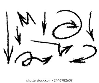 Conjunto de iconos vectoriales de flechas de carbón.  Punteros de dirección. Dibujado a mano alzada diferentes líneas curvas, remolinos flechas. Dibujo de marcador de garabatos, manchas de tiza negra.