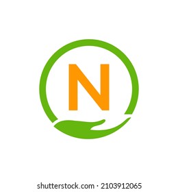 Hilfe für Wohltätigkeitsorganisationen behandelt Logo auf Buchstabe N-Concept-Vorlage. Betreuung, gemeinsame Nutzung, Wohltätigkeit, medizinische Gesundheit, Spenderorganisation N-Logo-Design
