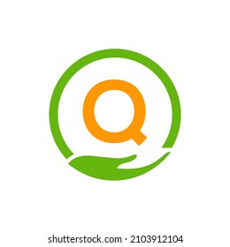 La Ayuda De La Caridad Manda El Logo En La Plantilla De Concepto Carta Q. Cuidado, Compartir, Caridad, Salud Médica, Organización de Donaciones Q Diseño de Logotipo
