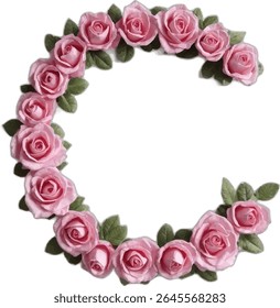 Uma imagem encantadora mostra um arranjo em forma de crescente de rosas cor-de-rosa e folhas verdes, formando a letra "C" de uma maneira delicada e esteticamente agradável.