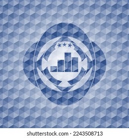 icono de gráfico dentro del emblema azul o placa con fondo de patrón geométrico. 