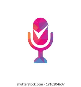  Comprobar plantilla de diseño del logotipo del vector del podcast. Elemento de diseño de logotipo de marca de verificación de podcast