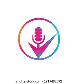 Comprobar plantilla de diseño del logotipo del vector del podcast. Elemento de diseño de logotipo de marca de verificación de podcast