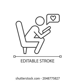 Kontrollieren Sie das linke Symbol des sozialen Netzwerks. Mann sitzt. Person überprüft Nachrichten. Chat-Gespräch. Dünne, anpassbare Illustration. Contour-Symbol. Vektor-einzelne Rahmenzeichnung. Bearbeitbarer Hub