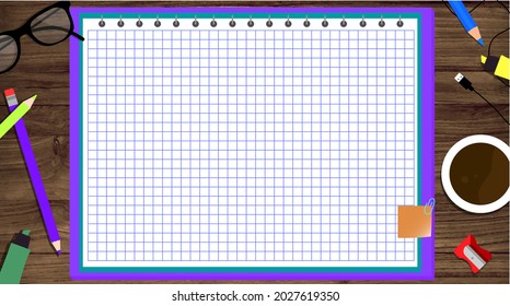 Cuaderno a cuadros sobre una mesa de madera con artículos dispersos para la escuela.