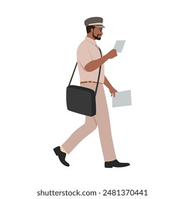 Alegre cartero con paquetes y carta caminando vista lateral. Ilustración vectorial plana aislada sobre fondo blanco