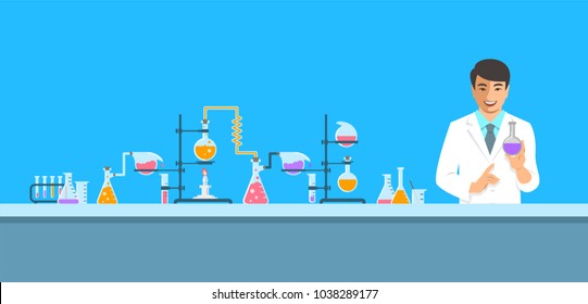 Químico em laboratório químico. Plano de fundo vetorial. Banner horizontal do desenho animado. Cientista asiático de jaleco branco segura frasco com novo medicamento perto de equipamentos farmacêuticos. Investigação médica