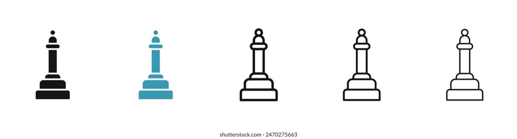 Chess queen line icon set. chess crown piece vector icon. chess game sign. Business strategy vector icon for UI designs.