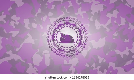 chicken dish icon inside pink and purple camo texture