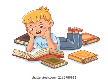 Los niños aprenden de los libros. Un niño pequeño y sonriente yace entre los libros y lee interesantes cuentos de hadas o fantásticas historias. El preescolar obtiene conocimiento. Educación o hobby. Dibujo vectorial plano de dibujos animados