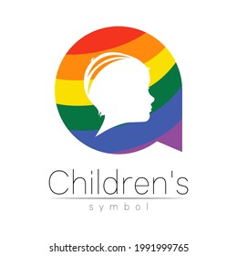 Logotipo infantil en colores de círculo arco iris, vector. Perfil de silueta cabeza humana. Logo del concepto para personas, niños, autismo, niños, terapia, clínica, educación. Símbolo de plantilla, diseño moderno en blanco