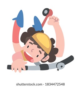Casco de seguridad infantil cae de motocicleta Kick Scooter, Vista desde arriba, accidente traumático, imagen vectorial del estilo de caricatura de riesgo para la salud